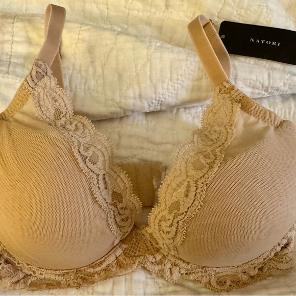 NWT 32D Natori Lace Trim Beige Bra “Feathers” style - Picture 2 of 10